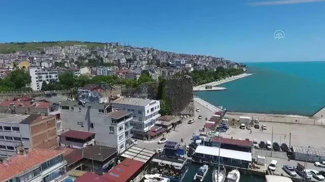 Konaklama tesislerinin tamamının dolduğu Sinop'ta Vali Karaömeroğlu'ndan tatilcilere Kovid-19 uyarısı