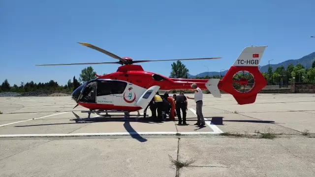 Son Dakika | Kurban keserken yaralanan kişi, hava ambulansıyla hastaneye sevk edildi