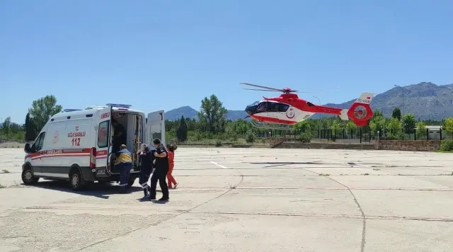 Son Dakika | Kurban keserken yaralanan kişi, hava ambulansıyla hastaneye sevk edildi