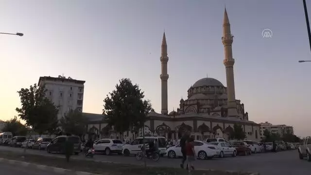 Kurban Bayramı namazı kılındı Kurban Bayramı namazı kılındı