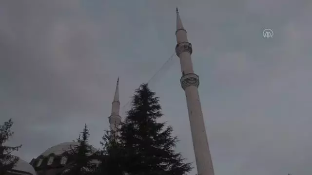 Kurban Bayramı namazı kılındı Kurban Bayramı namazı kılındı