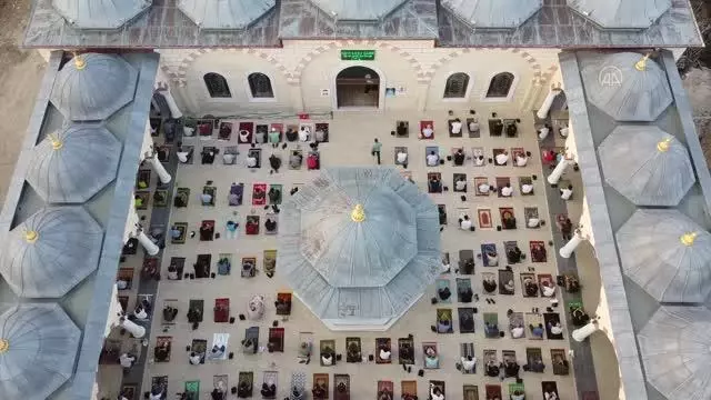 Kurban Bayramı namazı kılındı Kurban Bayramı namazı kılındı