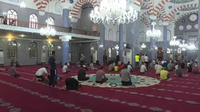 Kurban Bayramı namazı kılındı