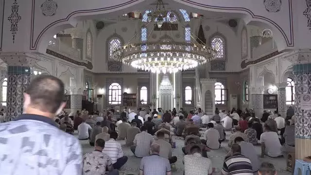 Kurban Bayramı namazı kılındı