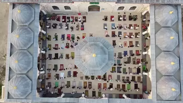 Kurban Bayramı namazı kılındı