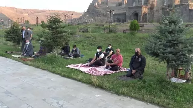 Kurban Bayramı namazı kılındı