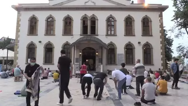 Kurban Bayramı namazı kılındı