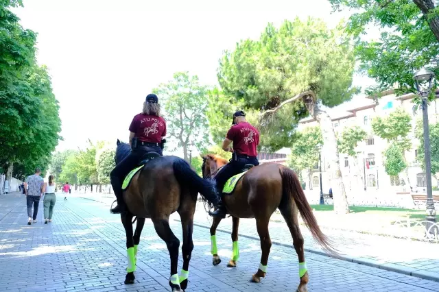Kurban bayramında Ayasofya'da atlı polislerle denetim