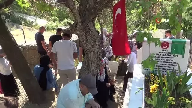 Kurban Bayramı'nın ilk gününde şehitliklere ziyaret