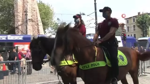 Kurban bayramında Ayasofya'da atlı polislerle denetim