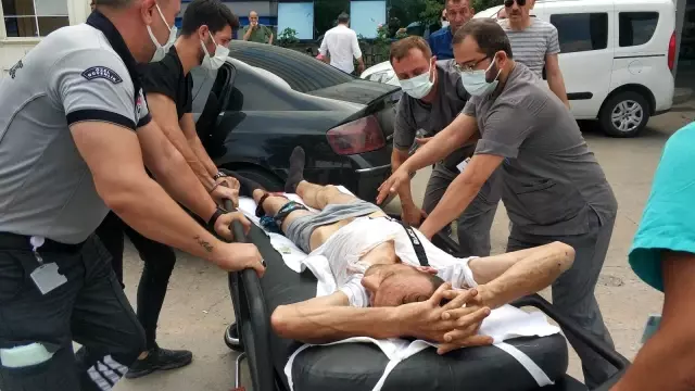 Kurban kesenlere silahlı saldırı: 2 yaralı Kurban kesenlere silahlı saldırı: 2 yaralı