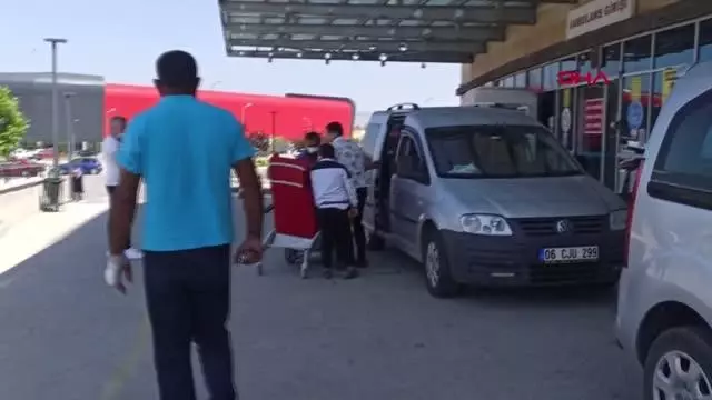 KURBAN KESERKEN ÇEŞİTLİ YERLERİNDEN YARALANANLAR, HASTANELİK OLDU