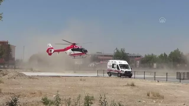 Son Dakika | Kurban keserken yaralanan kişi, hava ambulansıyla hastaneye sevk edildi Son Dakika | Kurban keserken yaralanan kişi, hava ambulansıyla hastaneye sevk edildi