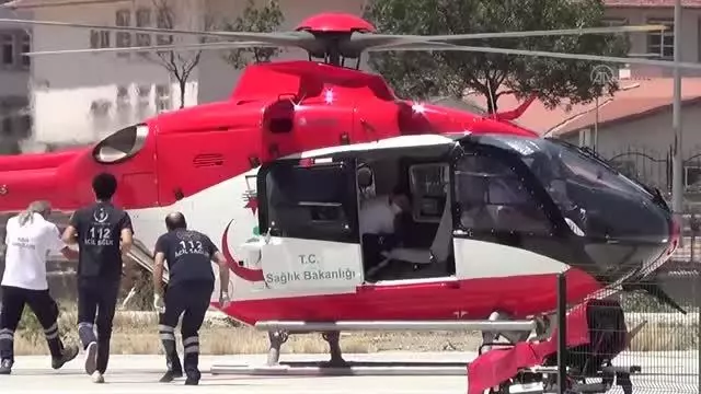 Son Dakika | Kurban keserken yaralanan kişi, hava ambulansıyla hastaneye sevk edildi