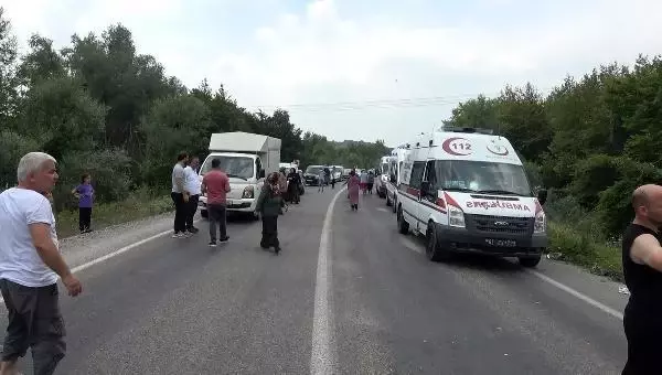 Son dakika haberleri | KURBAN KESİM ALANI YOLUNDA KAZA: 1'İ ÇOCUK 6 YARALI