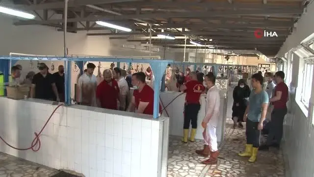 Kurban kesimi başladı