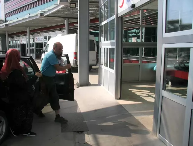 Kurban kesimi esnasında yaralanan 20 kişi hastanenin yolunu tuttu