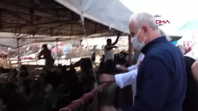 KURBAN KESMEYE GELENLERE ÇORBA İKRAMI