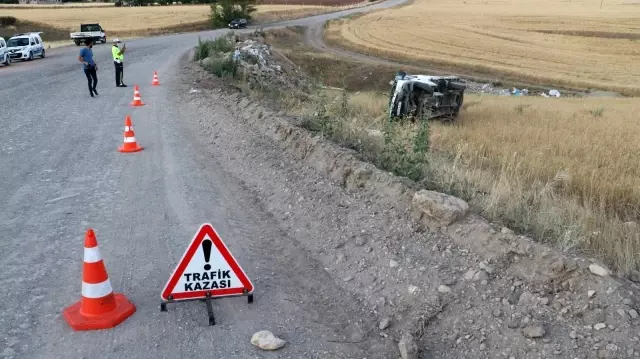 Kurban pazarından dönerken tarlaya uçtular: 3 yaralı Kurban pazarından dönerken tarlaya uçtular: 3 yaralı