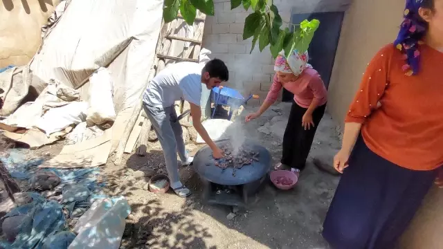 Kurbanlar kesildi ilk etler pişmeye başladı