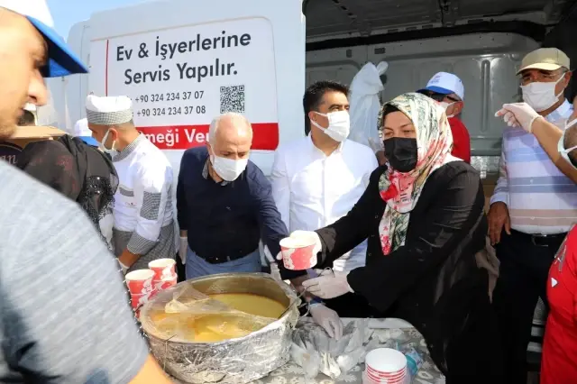 Kurbanlık için gelen vatandaşa çorba belediyeden