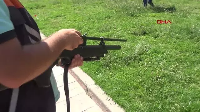 Kurbanlıklar kaçtı, sahipleri peşlerinden koştu