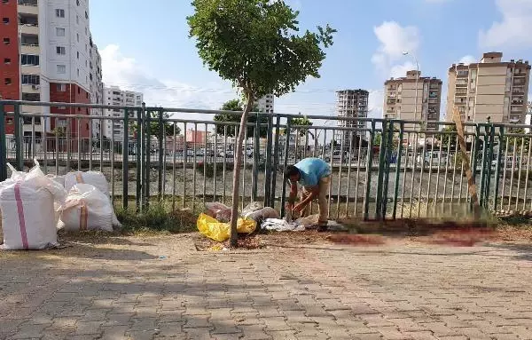 Kurbanlıklarını sokaklarda kestiler