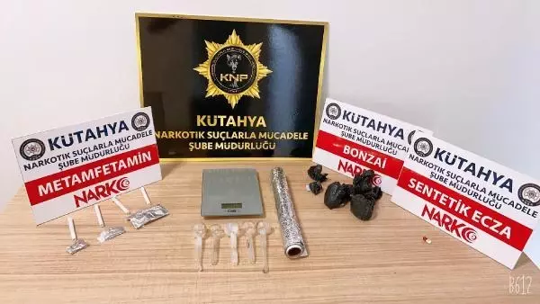 Kütahya'da uyuşturucu satan 2 şüpheli tutuklandı