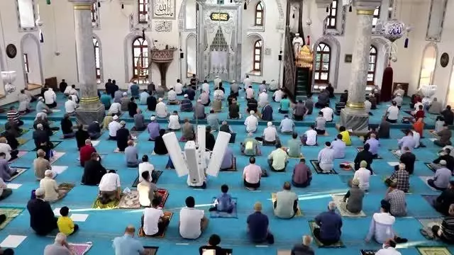 KÜTAHYA- Kurban Bayramı namazı kılındı KÜTAHYA- Kurban Bayramı namazı kılındı