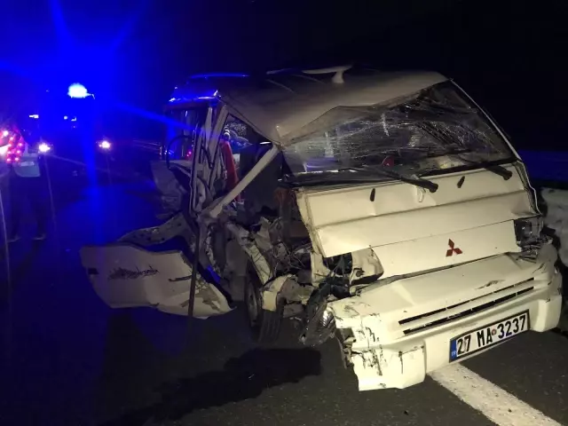 Kuzey Marmara Otoyolu'nda zincirleme kaza: 2'si çocuk 5 yaralı Kuzey Marmara Otoyolu'nda zincirleme kaza: 2'si çocuk 5 yaralı