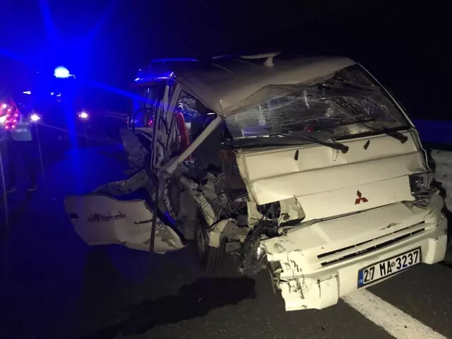 Kuzey Marmara Otoyolu'nda zincirleme kaza: 2'si çocuk 5 yaralı Kuzey Marmara Otoyolu'nda zincirleme kaza: 2'si çocuk 5 yaralı