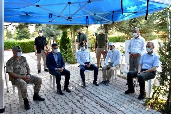 MALATYA'DA BAYRAM NAMAZI VE ŞEHİTLİK ZİYARETİ