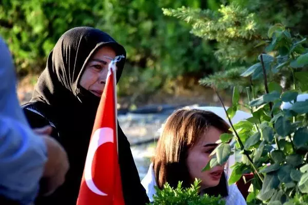 MALATYA'DA BAYRAM NAMAZI VE ŞEHİTLİK ZİYARETİ