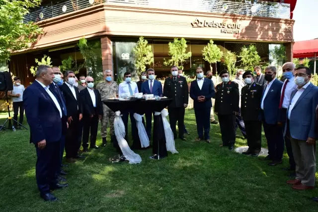 Malatya'da Vali Aydın Baruş, kent protokolüyle bayramlaştı