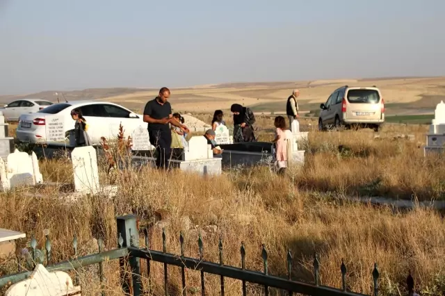 Malazgirt'te bayram namazı pandemi tedbirleri çerçevesinde kılındı