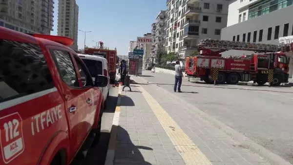 Son dakika haber... MARDİN SAĞLIK MÜDÜRLÜĞÜ ÇATISINDA YANGIN