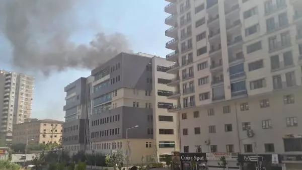 Son dakika haber... MARDİN SAĞLIK MÜDÜRLÜĞÜ ÇATISINDA YANGIN