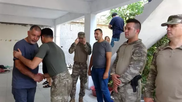 Meryem nineye Mehmetçik'ten duygulandıran bayram ziyareti