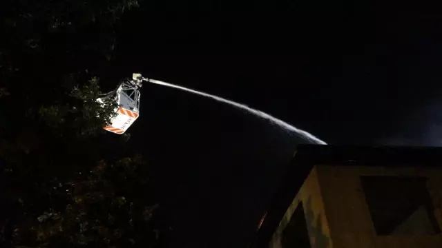Son dakika haberi | Metruk binada çıkan yangın paniğe neden oldu