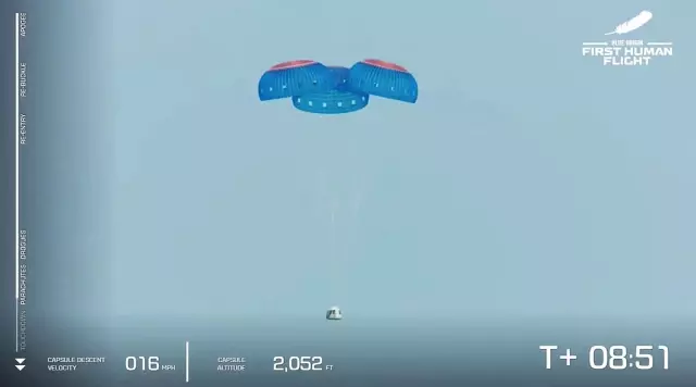Milyarder iş insanı Jeff Bezoss uzaya çıktı