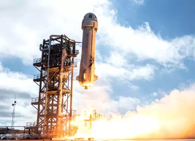 Milyarder işadamı Jeff Bezos bugün uzaya fırlatılacak