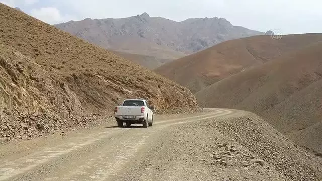 Mobil ekipler aşı seferberliğiyle vaka artışlarını önlemeye çalışıyor