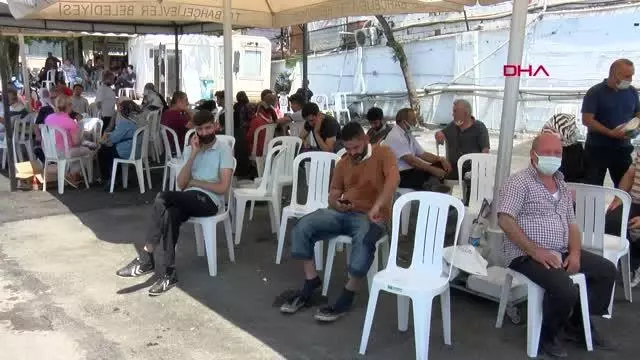 Modern Kurban Kesim Tesisi'nde koronavirüs tedbirleriyle kurbanlar kesildi
