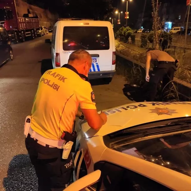 Motosiklet otomobile çarptı: 1 yaralı