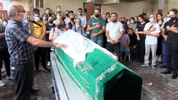 MÜZİSYEN YELİZ AYKAÇ SON YOLCULUĞUNA UĞURLANDI