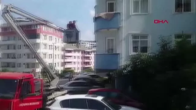 ODADA MAHSUR KALAN KADINI İTFAİYE KURTARDI