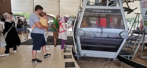 ORDU'DA BAYRAMIN İLK GÜNÜ TELEFERİK İÇİN KUYRUK OLUŞTURDULAR