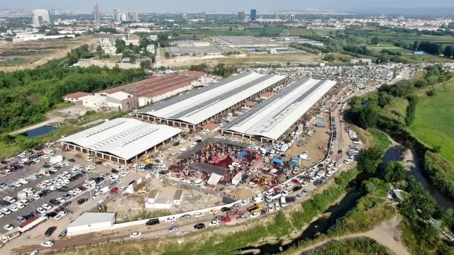Oto pazarı değil, kurban pazarı