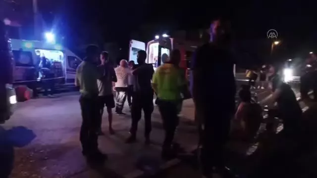 Otomobille hafif ticari araç çarpıştı: 4'ü çocuk 10 yaralı