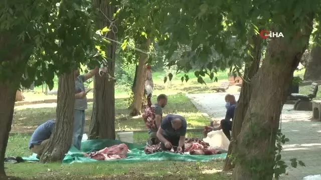 Pandemiyi bahane ettiler, kaçak kurban kestiler Pandemiyi bahane ettiler, kaçak kurban kestiler